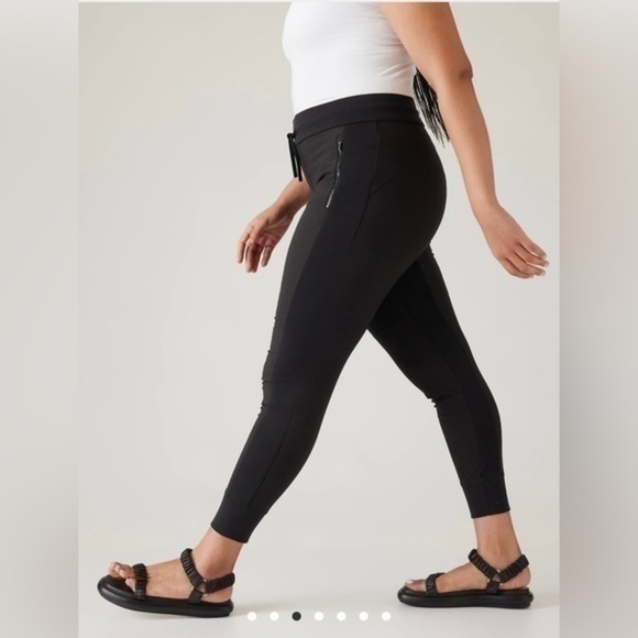 Athleta Headlands Hybrid Trek Jogger - Picture 4 of 10